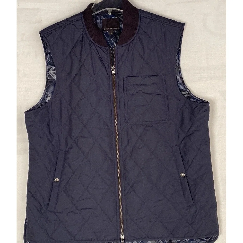 Men's Large Banana Republic Quilted Navy Zip Up‎ Vest With Zippered Pockets.